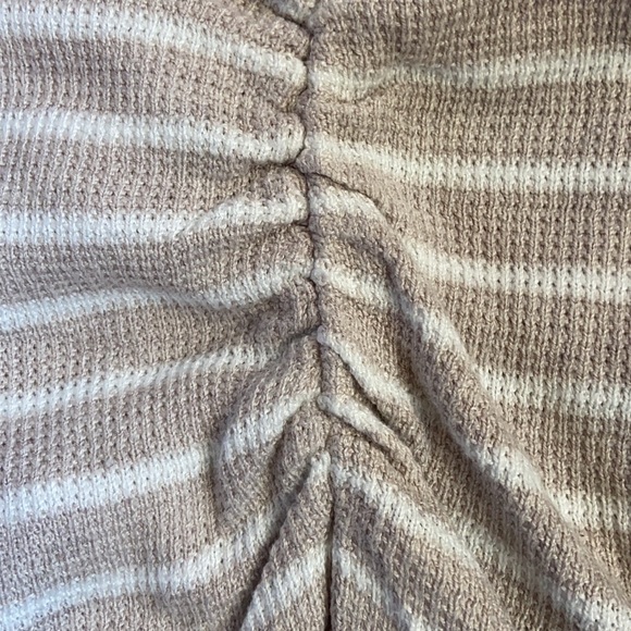 Pre-Owned MOTHERHOOD Maternity Size L Tan/White Stripe Shirt Side Ruching - Picture 4 of 9